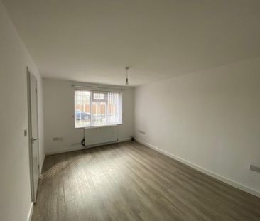 3 bedroom semi-detached bungalow to rent - Photo 5