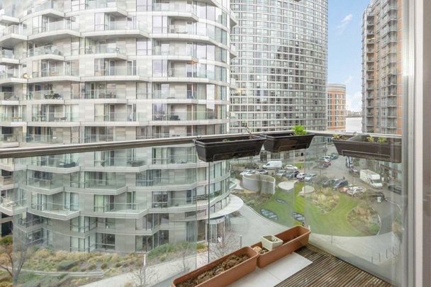 Biscayne Avenue, Canary Wharf, E14 - Photo 1
