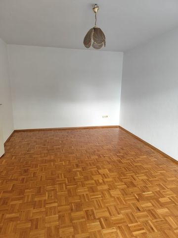 Wunderschöne 2-Zimmer-Wohnung in Altdorf mit Einbauküche und Balkon - Foto 2