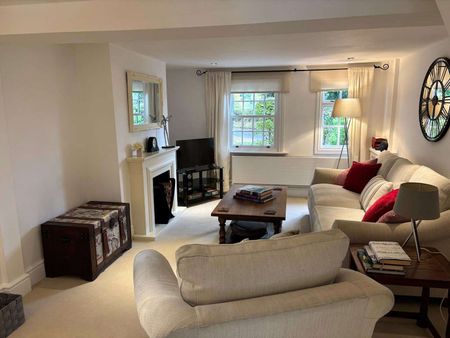 BILLS INCLUDED A charming fully furnished country cottage in the heart of Matfield - Photo 2