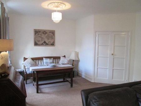 3 bedroom maisonette to rent - Photo 2