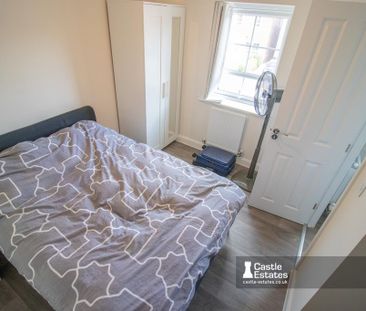 3 bedroom semi-detached house to rent - Photo 3