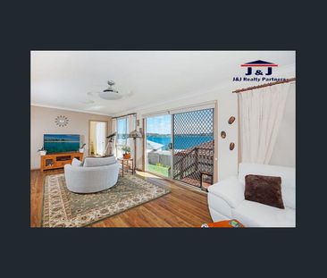 Charming 3 Bedroom house for rent with stunning lake views - Photo 4