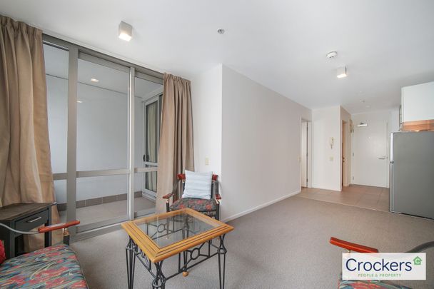 Modern 1-Bedroom Apartment in Auckland CBD. Fully Furnished! - Photo 1
