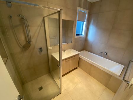 Beautiful Family Home - Photo 5