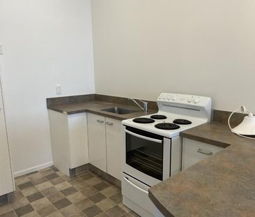 Two-bedroom Central City apartment - Photo 3