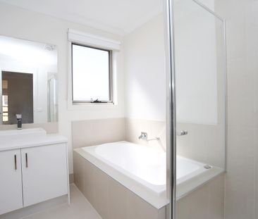 29 Thaine Way, Doreen VIC 3754 - House For Rent | Domain - Photo 2