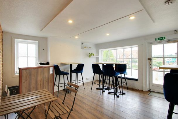 High Street, Kings Langley - Photo 1