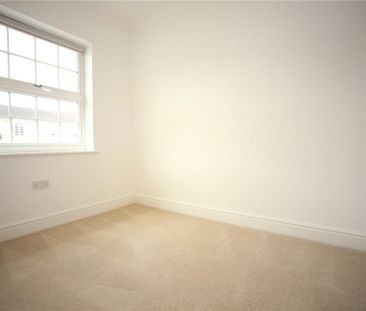 2 bedroom semi-detached house to rent - Photo 4