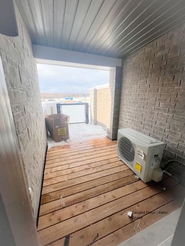 For Lease - 3327 Thunderbird Promenade, Pickering, Ontario - Photo 2