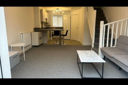 2 Bed End Terrace, Firrhill Way, L6 - Photo 4