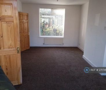 3 bedroom semi-detached house to rent - Photo 5
