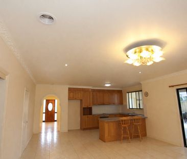 Spacious & Neat! - Photo 4