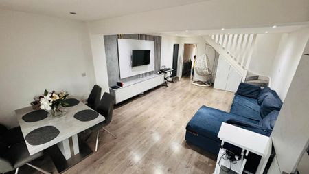 2 bedroom terraced house to rent - Photo 2