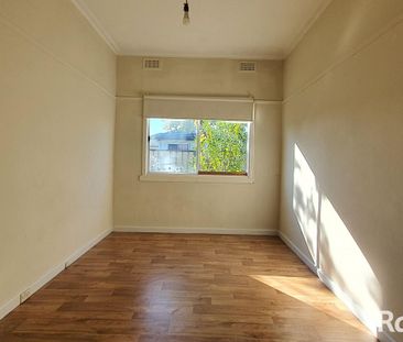 Spacious 4 Bedroom House - Photo 4