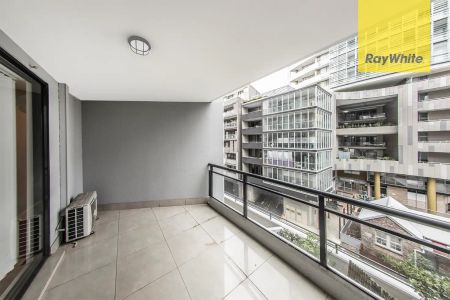 “WALKING DISTANCE TO STATION” - Photo 4