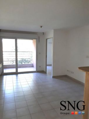 T2 AVEC TERRASSE + PARKING - Photo 1