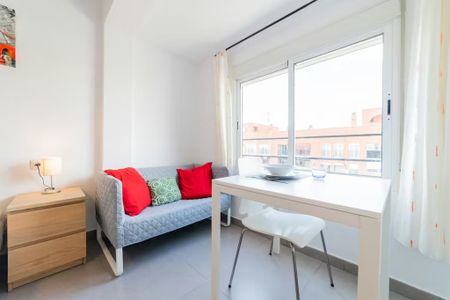 Avinguda del Cid, Valencia, Valencian Community 46014 - Photo 4