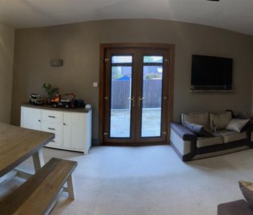 Laburnum Grove, Fauld, Tutbury - Photo 3