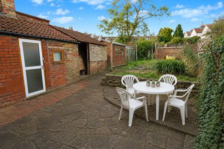 6 bedroom end of terrace house to rent - Photo 4