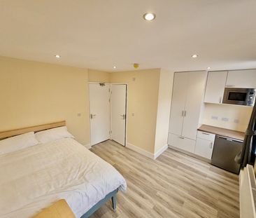 Room in a Shared House, Blackthorn St, E3 - Photo 3