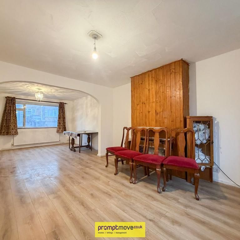 3 bedroom semi-detached house to rent - Photo 1