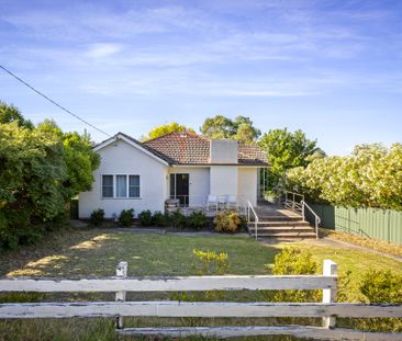 Stylish Three-bedroom Home In Sought-after East Albury - Photo 6