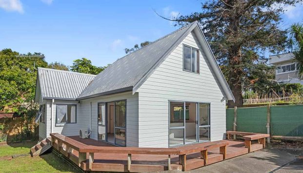 Modern Coastal Living – 2 Bedroom Unit in Torbay 29B Auld Street, Torbay, Auckland - Photo 1