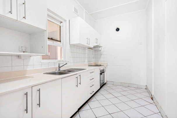 2 Gladstone Street Burwood - Photo 1