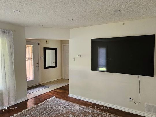 For Lease - 31 Keeble Crescent Unit# Upper, Ajax, Ontario - Photo 1