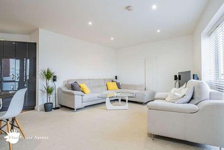 Brabazon Road, Hounslow, TW5 - Photo 3