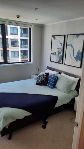 Inner City Living! - Photo 5