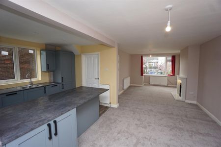 Winchester Road, Lodge Moor, Sheffield - Photo 2