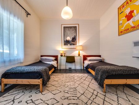 Fully Furnished country feel cottage. - Photo 4