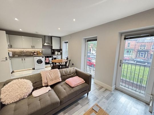 2 bedroom flat to rent - Photo 1