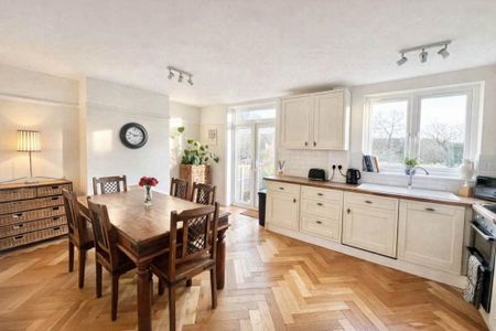 3 bedroom semi-detached house to rent - Photo 4