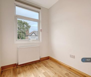 1 bedroom in a house share to rent - Photo 6