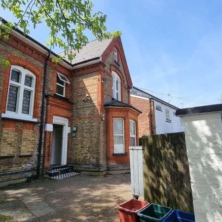 Parkside Road, Hounslow, TW3 - Photo 1