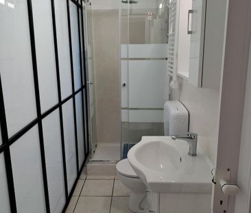 Camere arredate in appartamento spazioso e - Photo 5