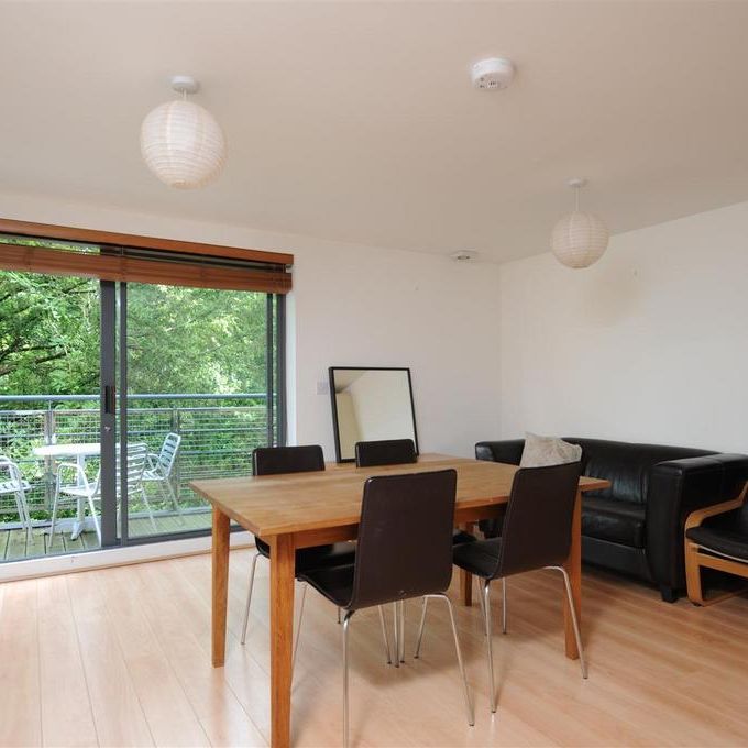 3 bedroom flat to rent - Photo 1