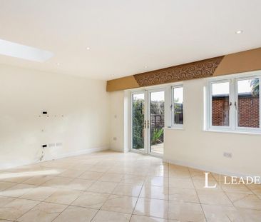 3 bedroom semi-detached house to rent - Photo 2