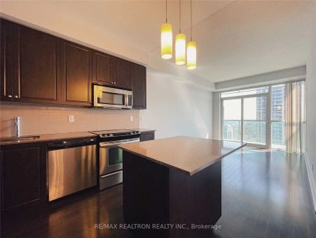 25 Broadway Avenue #2106 - Photo 2