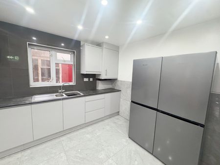 Room in a Shared House, Stothard Road, BS7 - Photo 3