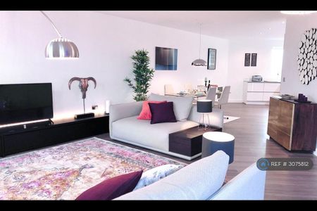 3 bedroom penthouse to rent - Photo 4