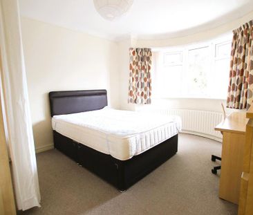 6 bedroom semi-detached house to rent - Photo 3