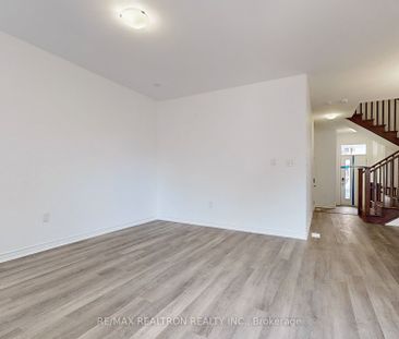 Townhouse For Lease | W8119364 - Photo 6