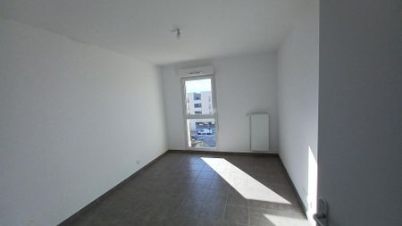 location Appartement T3 DE 59.97m² À ARLES - Photo 4