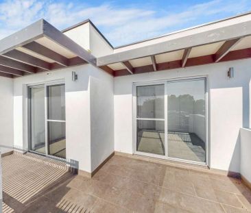As New Modern 4 bedroom Home in Great Location - Photo 3