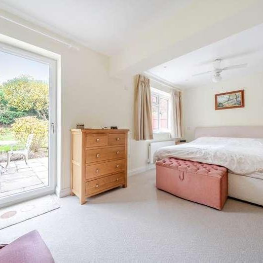 Thatcham, Berkshire, RG19 - Photo 1