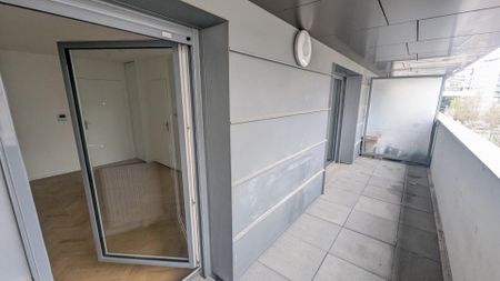 location Appartement T1 DE 25.5m² À VELIZY-VILLACOUBLAY - Photo 3